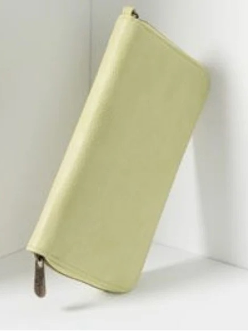 Thirty-One All About the Benjamins Wallet - Lemongrass Distressed Pebble